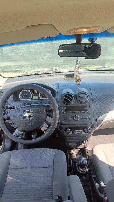 Vând Chevrolet aveo