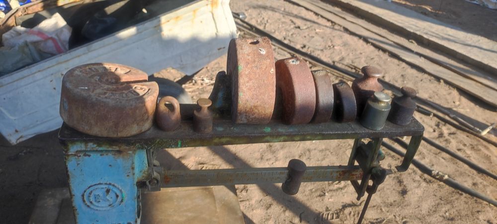 Продам весы 1000кг