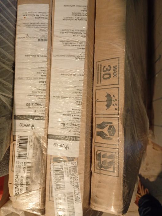 Vând uși de interior