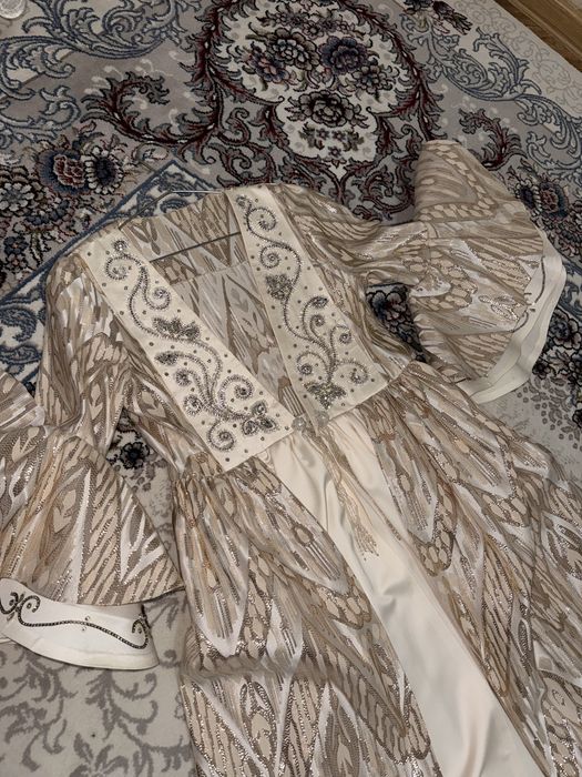 2 ta ansambl, 5 ta koylak. 800ming hammasi