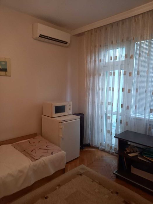 Дава се под наем Двустаен апартамент в Пловдив, Кършияка - 116 кв.м за 387.6 € - Снимка #3