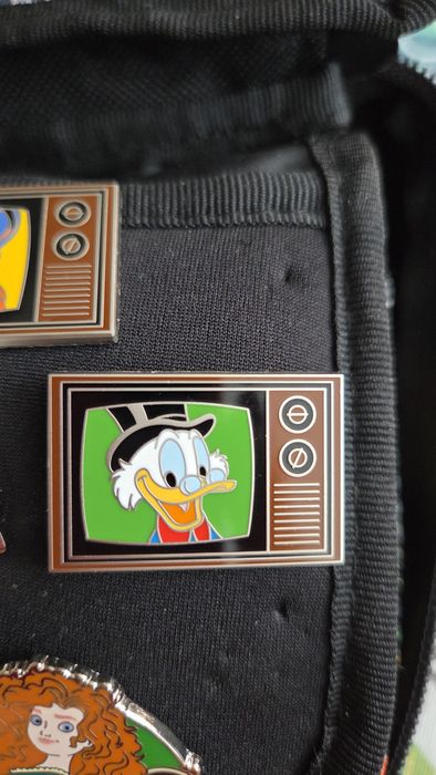 Колекционерска дисни значка (Disney pin)