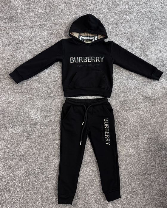 Невероятен детски комплект Бърбъри