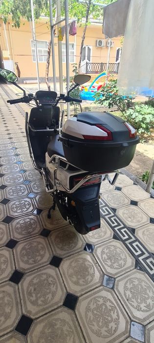 Arzon Skuter Bonvi tezda sotiladi