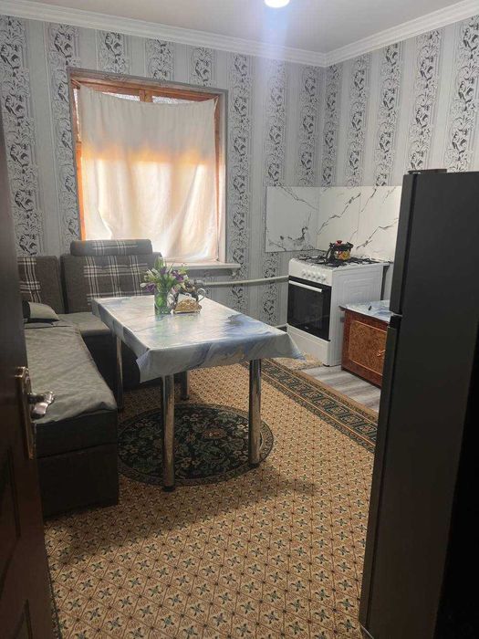 Слонима, 2/4/4, кирпич ориентир Ин базар, бывшее семейное общежитие