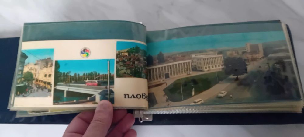 Класиор с картички от соца.