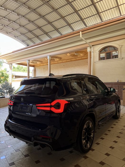 BMW iX3M Black edition