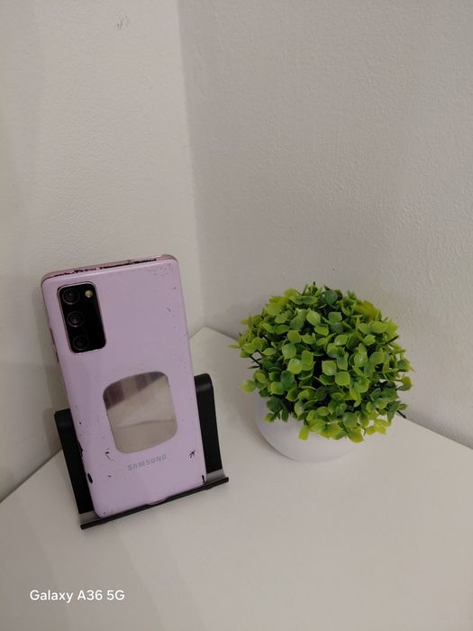 Обменяю две телефон