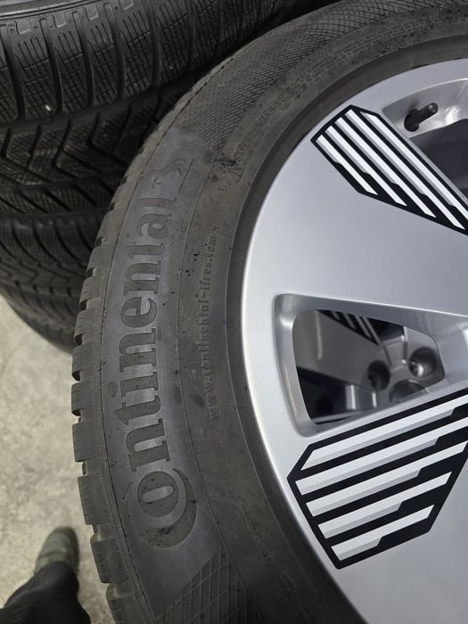 4 Броя 255/55/19 Continental 8,8mm