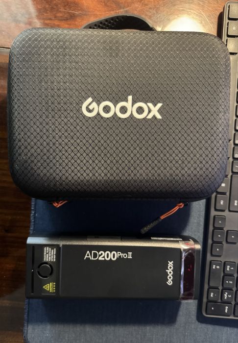 Продам вспышку Godox AD200pro2 с комплектом