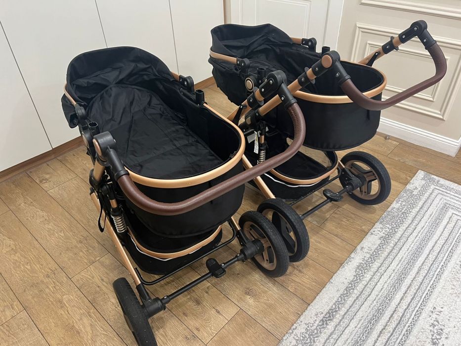 Продам Каляски для двойняшек