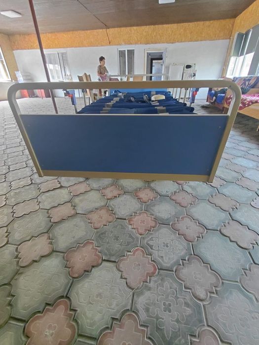Медицинская кровать