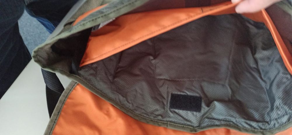 Geanta umar JanSport Impecabila