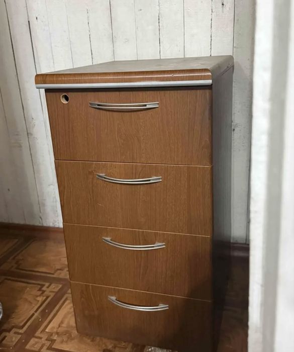 Продам тумбу для офиса дома