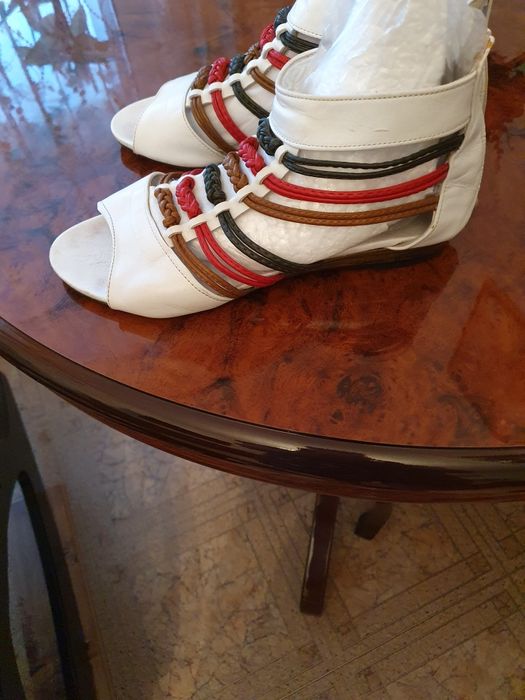 Продам летнюю обувь