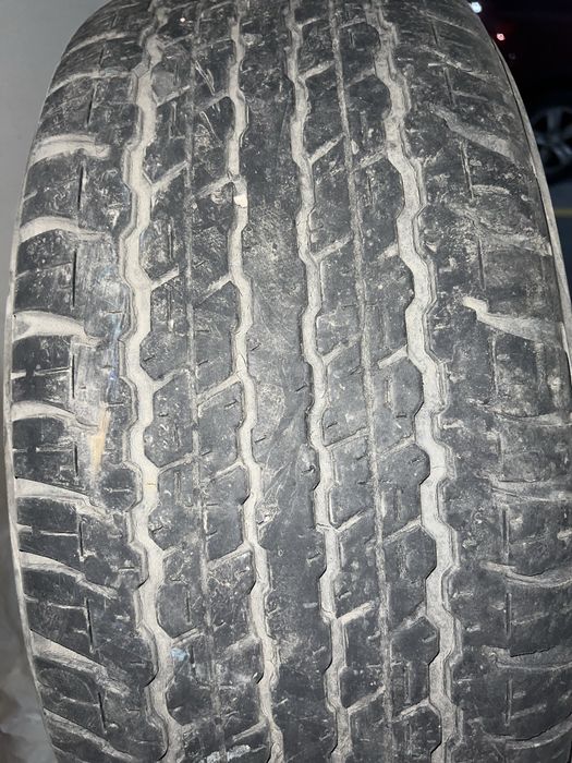 Продам комплект шин Dunlop 285/65R17