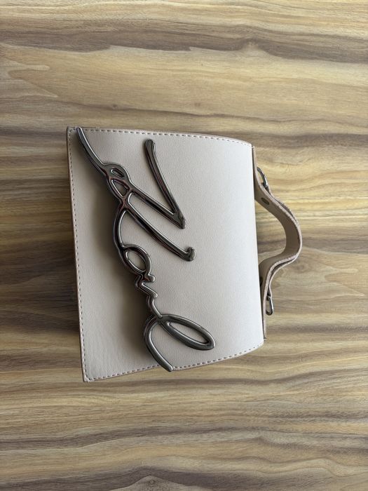 Дамска бежова чанта