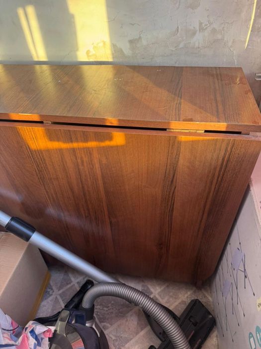 Продам стол книжка