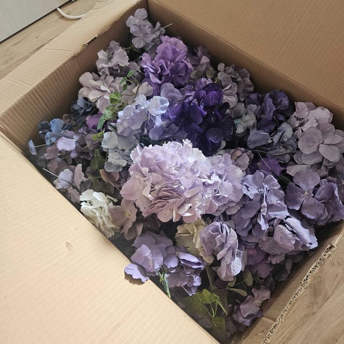 Aranjament floral din flori artificiale pentru evenimente