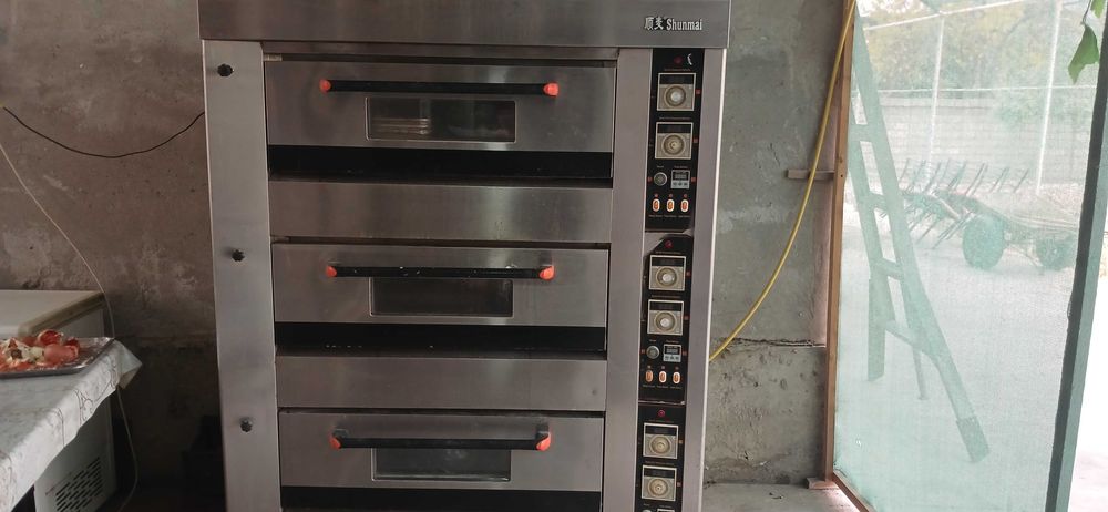 Продаётся печь 6ти подносный газовая экономичная