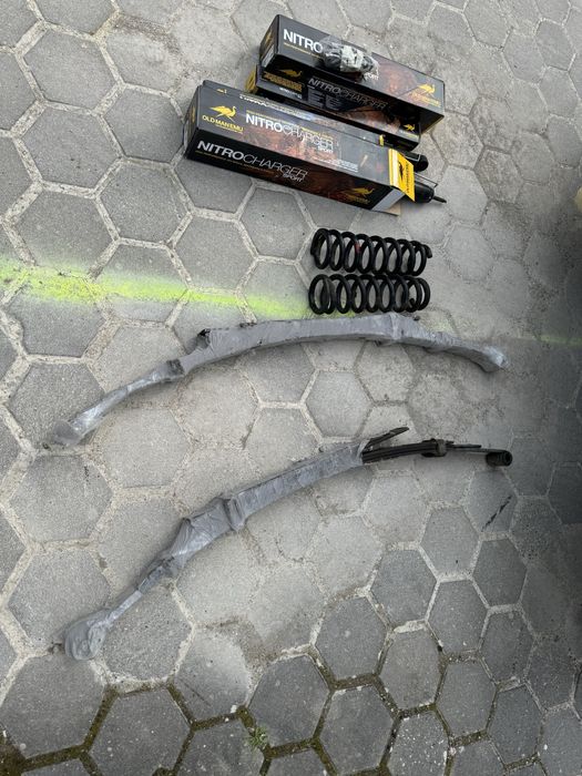 Окачване за Тойота Хайлукс от 2008 до 2022 Ресори Пружини Амортисори