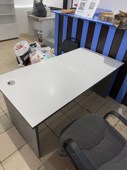 Продам офисный стол и кресло