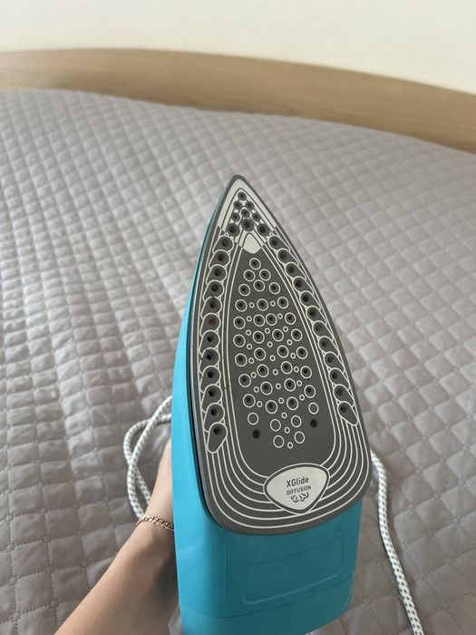 Продам утюг( покупали в декабре)