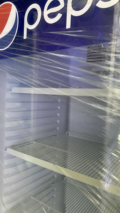 Vitrina frigorifica verticala pentru sucuri