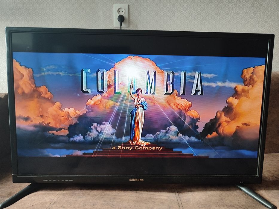 Продам б/у телевизор Samsung 32 дюйма (81см)