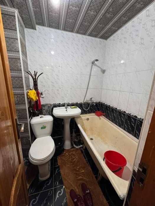 Космосда МИСиС тўғрисида 2-қаватда 2 хонали квартира сотилади