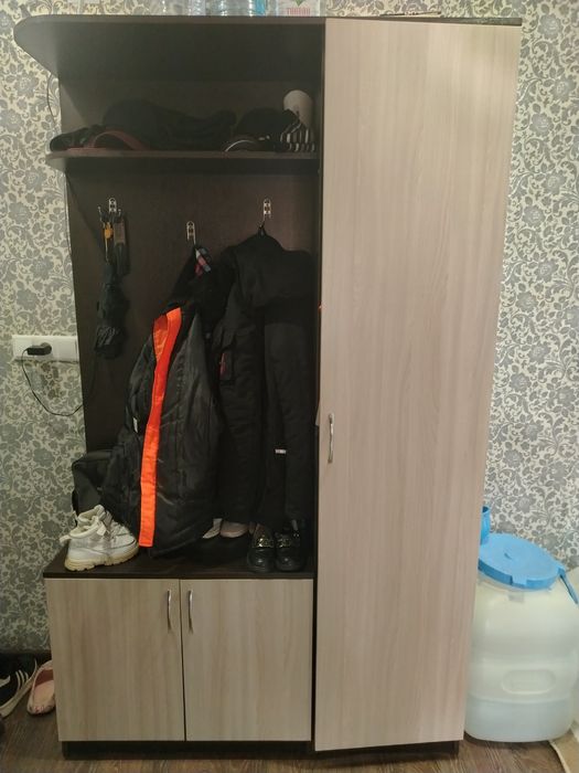 Продаю прихожую в хорошем состоянии