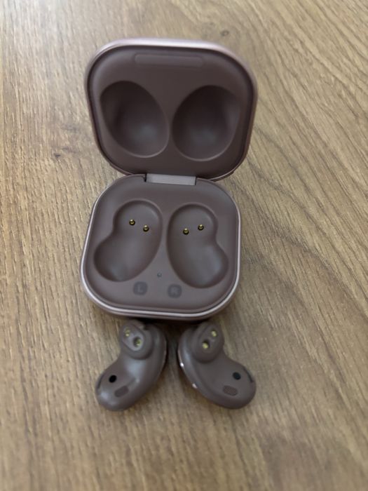 Наушники Samsung Galaxy Buds Live