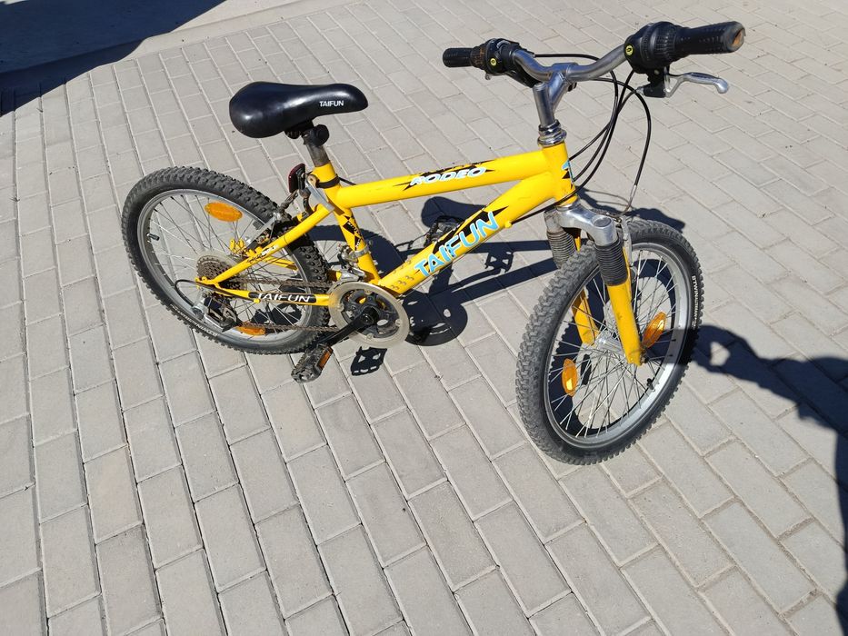 Bicicleta 20 cu suspensie față