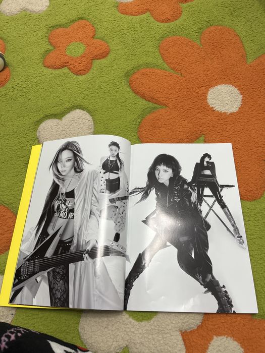 Vind album "Rich Man" aespa versiunea NINGNING