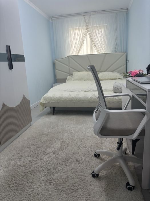 Үй сатылады.