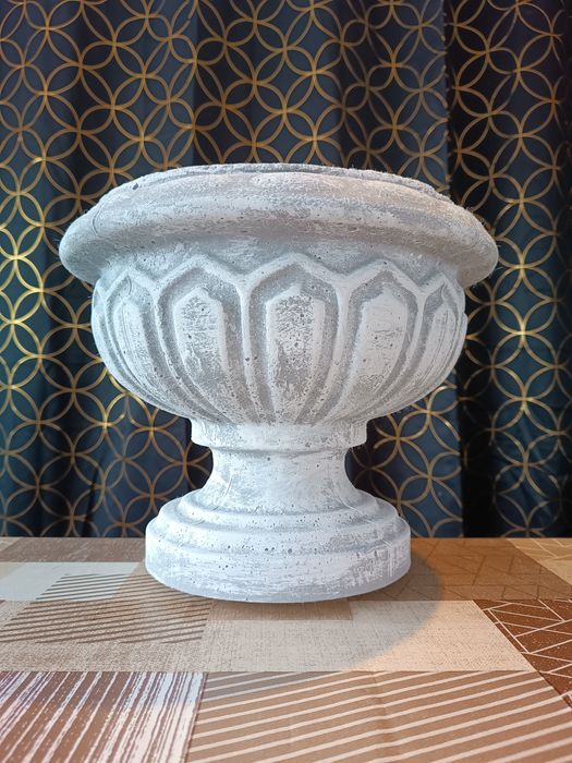 Ghiveci flori din beton