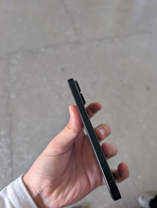 iPhone 15  128гб