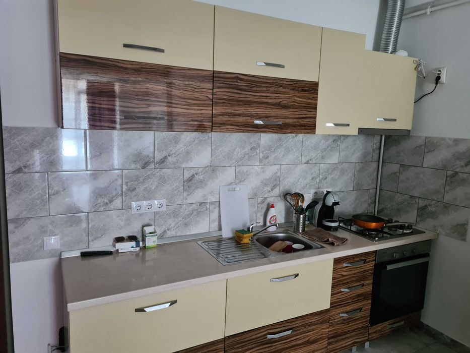 Inchiriez apartament 2 camere etaj 2 Doamna Stanca