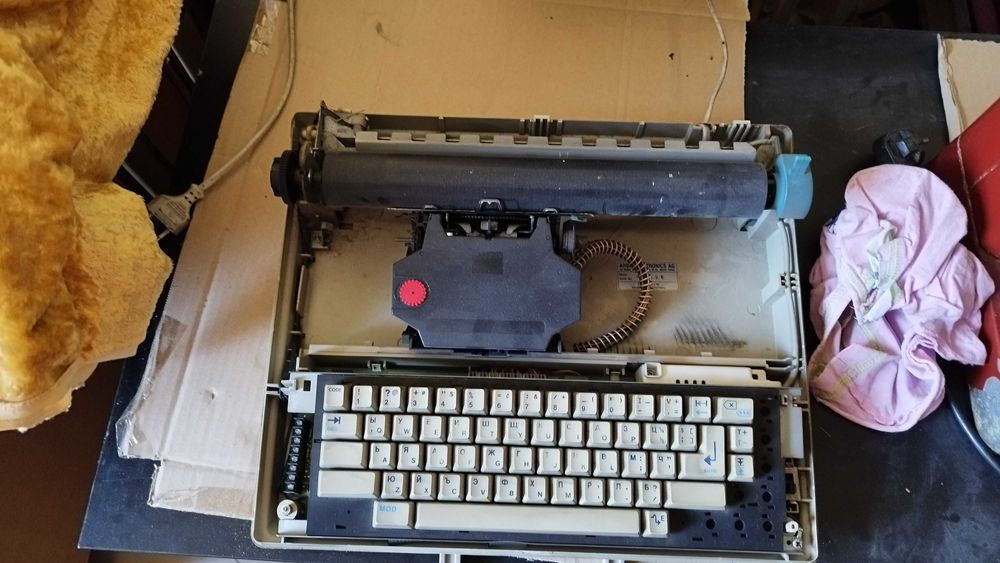 Електрическа пишеща машина Abra electronics ag D5064 за ремонт