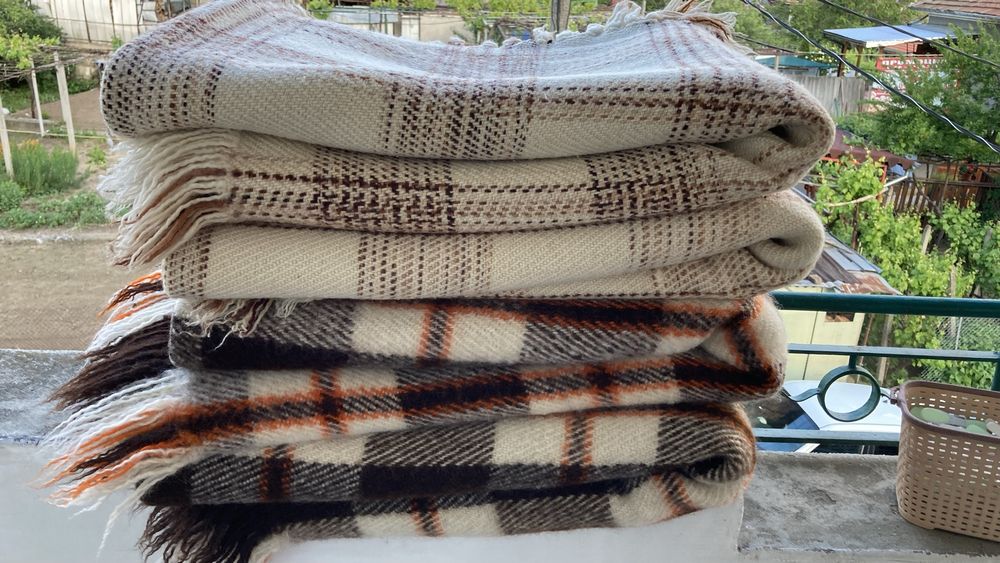 Вълнени одяла нови.