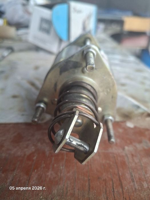 Реле стартера, втягивающий