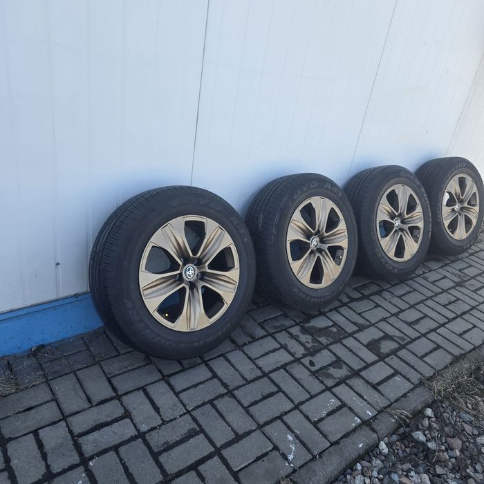 Шины с дисками в отличном состояние