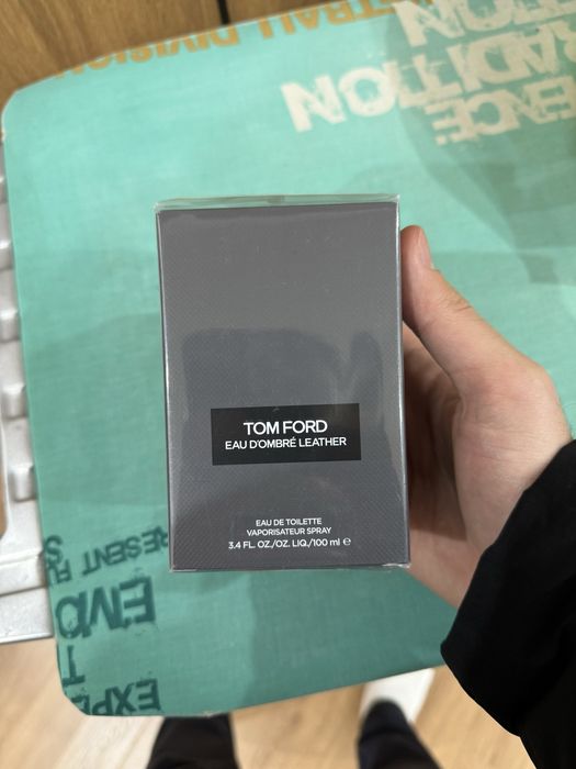 TOM FORD eau d'ombre leather