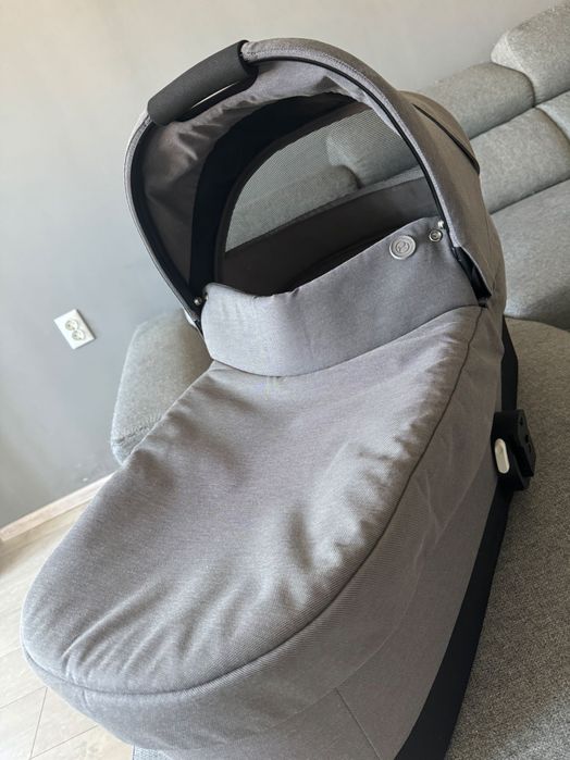Кош за новородено Cybex + комплект за него