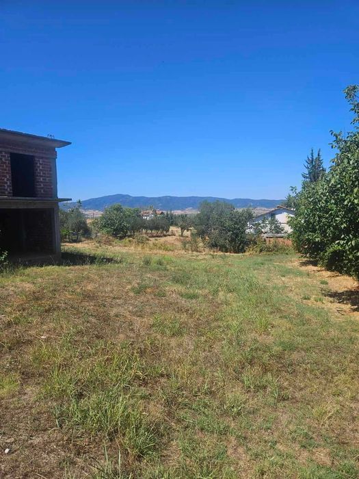 Двуетажна къща за довършване в село Филаделфи, Гърция