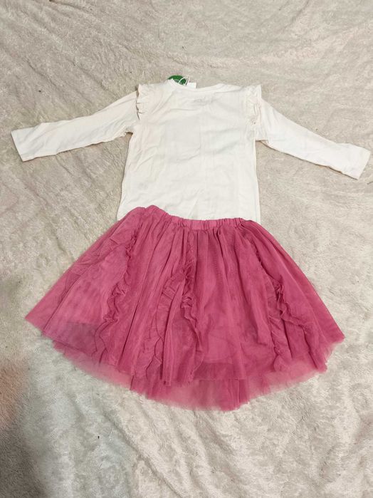 Set frumos, 92/98(bluziță+fusta)