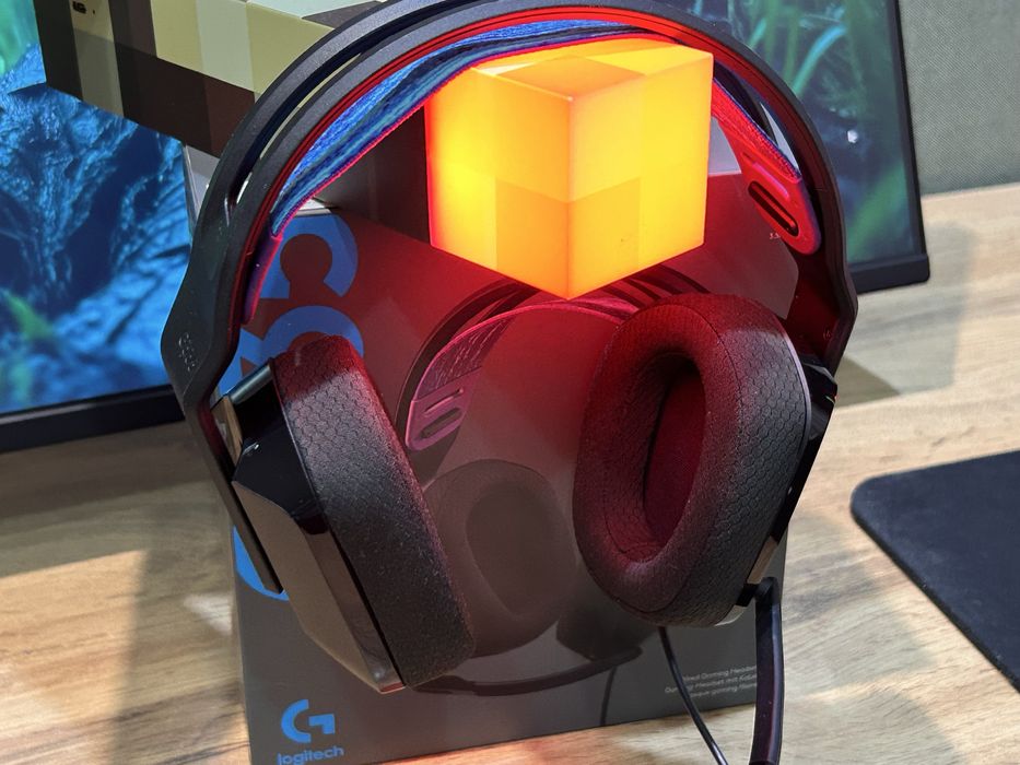 Продаю игровые наушники logitech g335