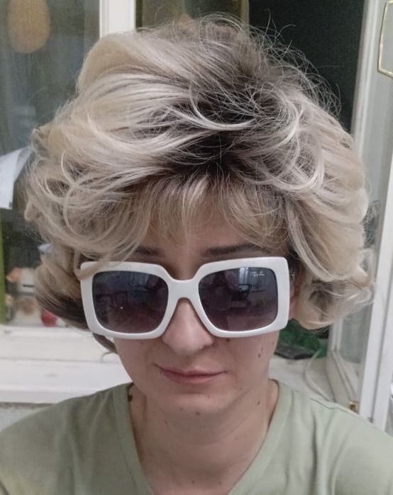 Продам женские парики