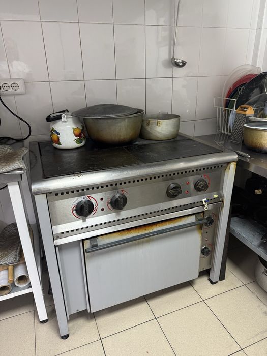 Продам электро плиту с духовым шкафом