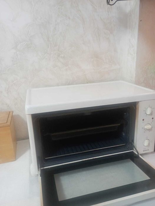 Духовой шкаф BOSCH HBT 112